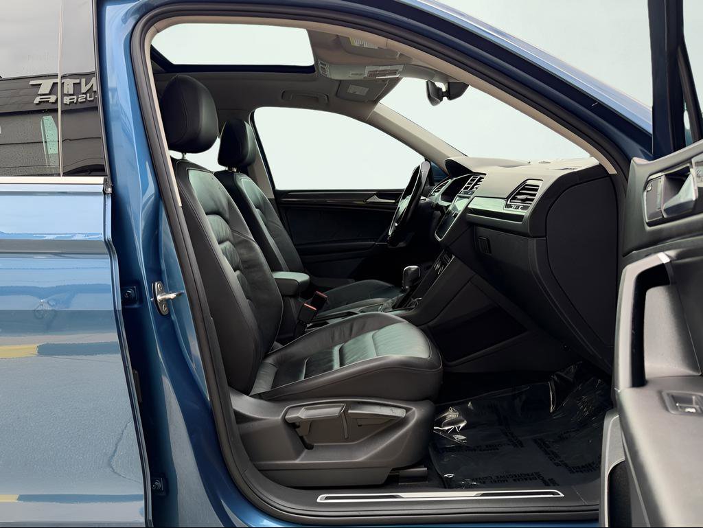Used 2018 Volkswagen Tiguan SEL Premium image 29