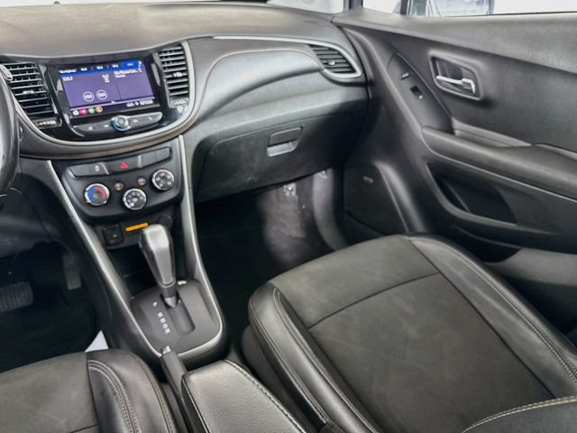 Used 2020 Chevrolet Trax LT w/ Sun & Sound Package FWD image 24
