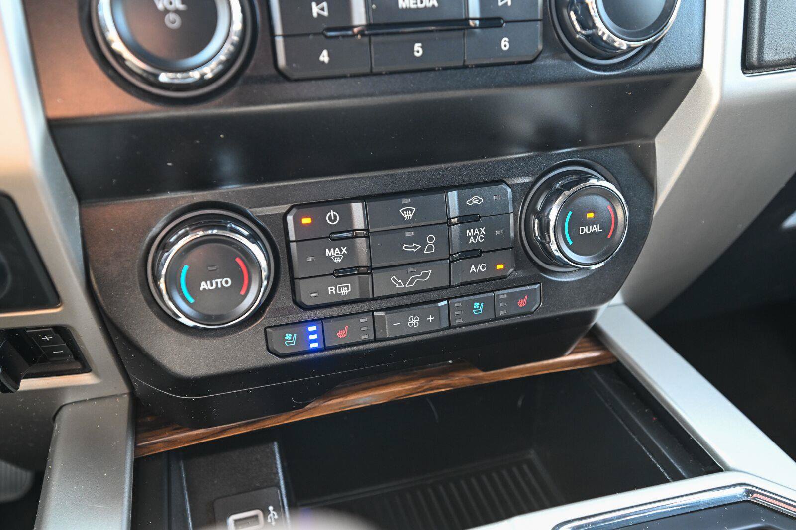 Used 2019 Ford F150 Lariat w/ Trailer Tow Package AWD/4WD image 38