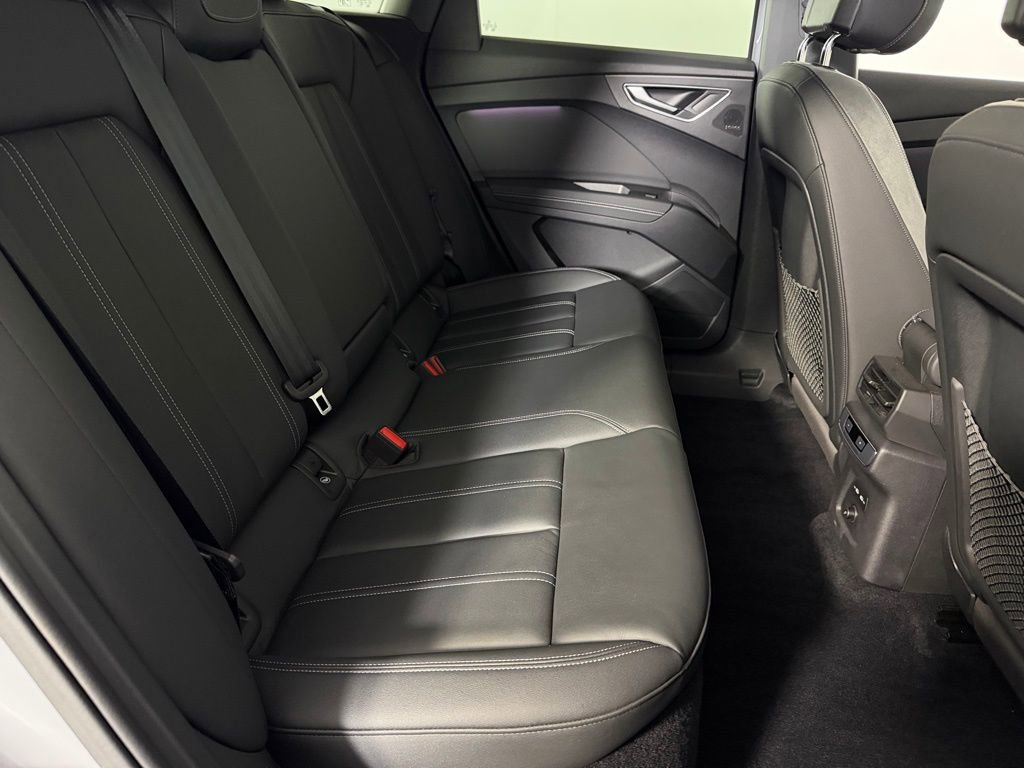 Used 2024 Audi Q4 e-tron Prestige AWD/4WD image 30