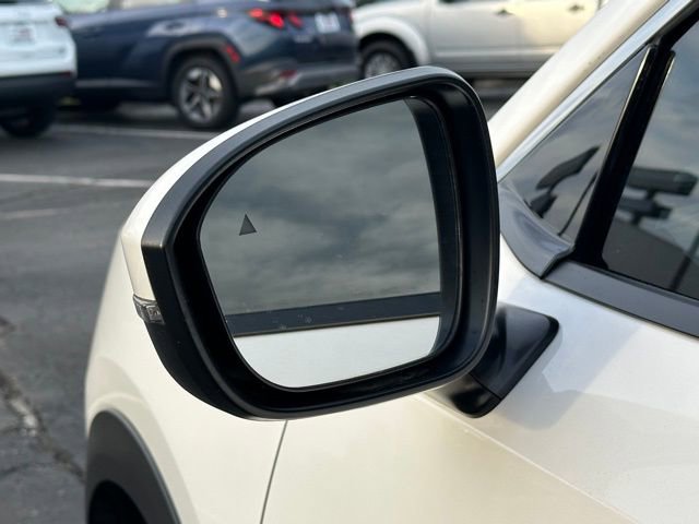 Used 2025 Nissan Kicks SR AWD/4WD image 12