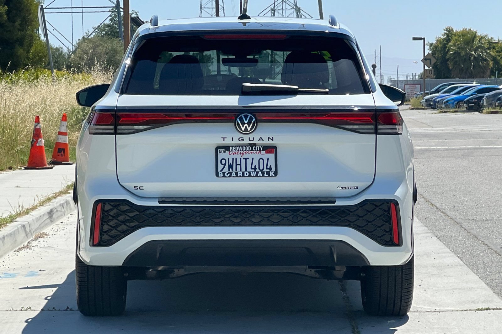 Certified 2026 Volkswagen Tiguan SE R-Line AWD/4WD image 5