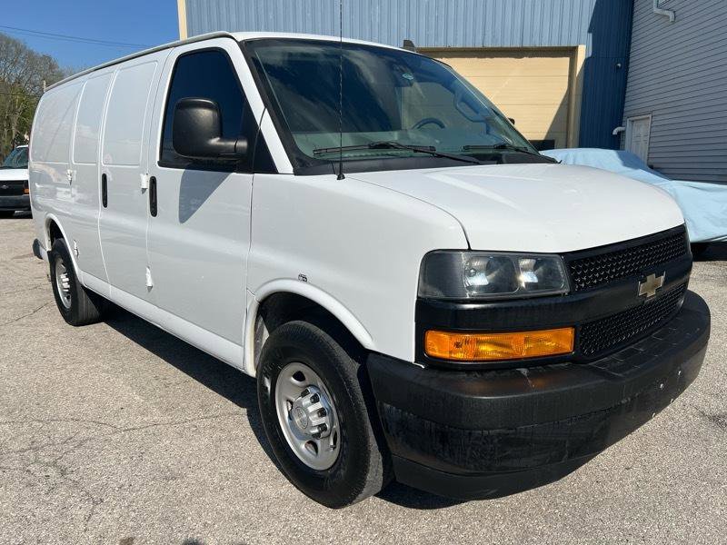Used 2019 Chevrolet Express 2500 w/ Driver Convenience Package RWD image 2