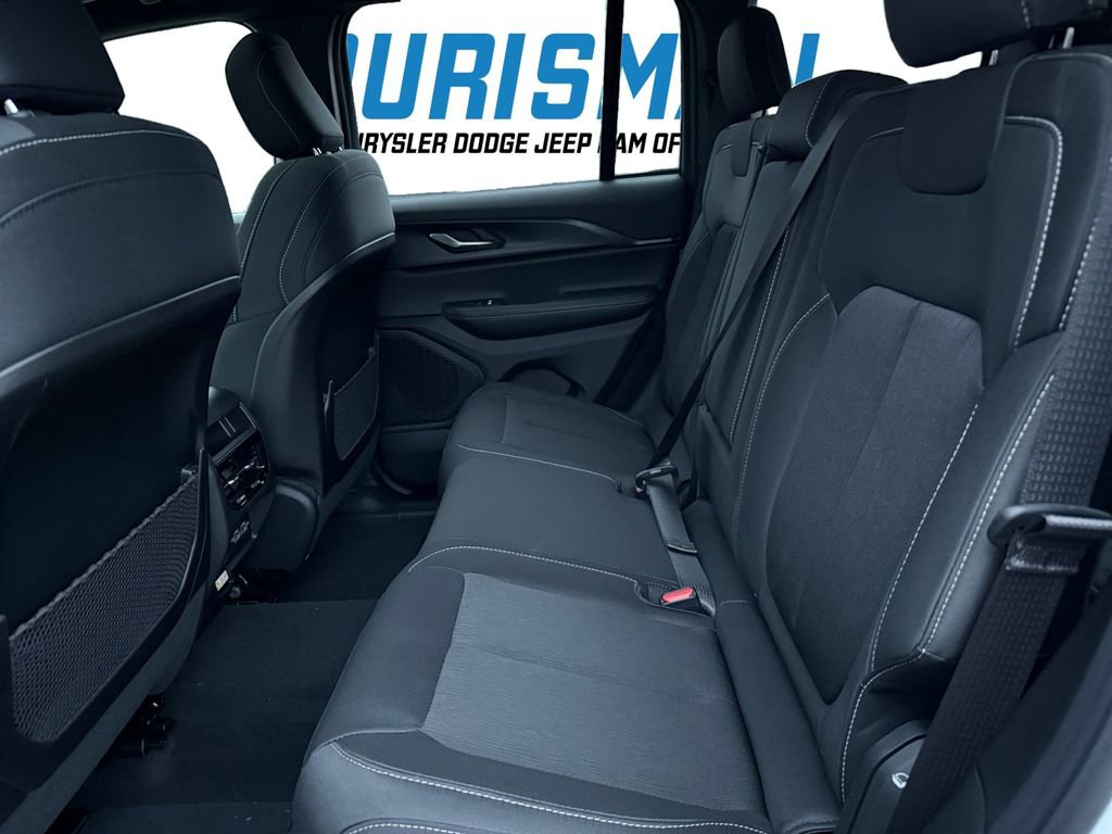 New 2025 Jeep Grand Cherokee Laredo X w/ Luxury Tech Group I image 23