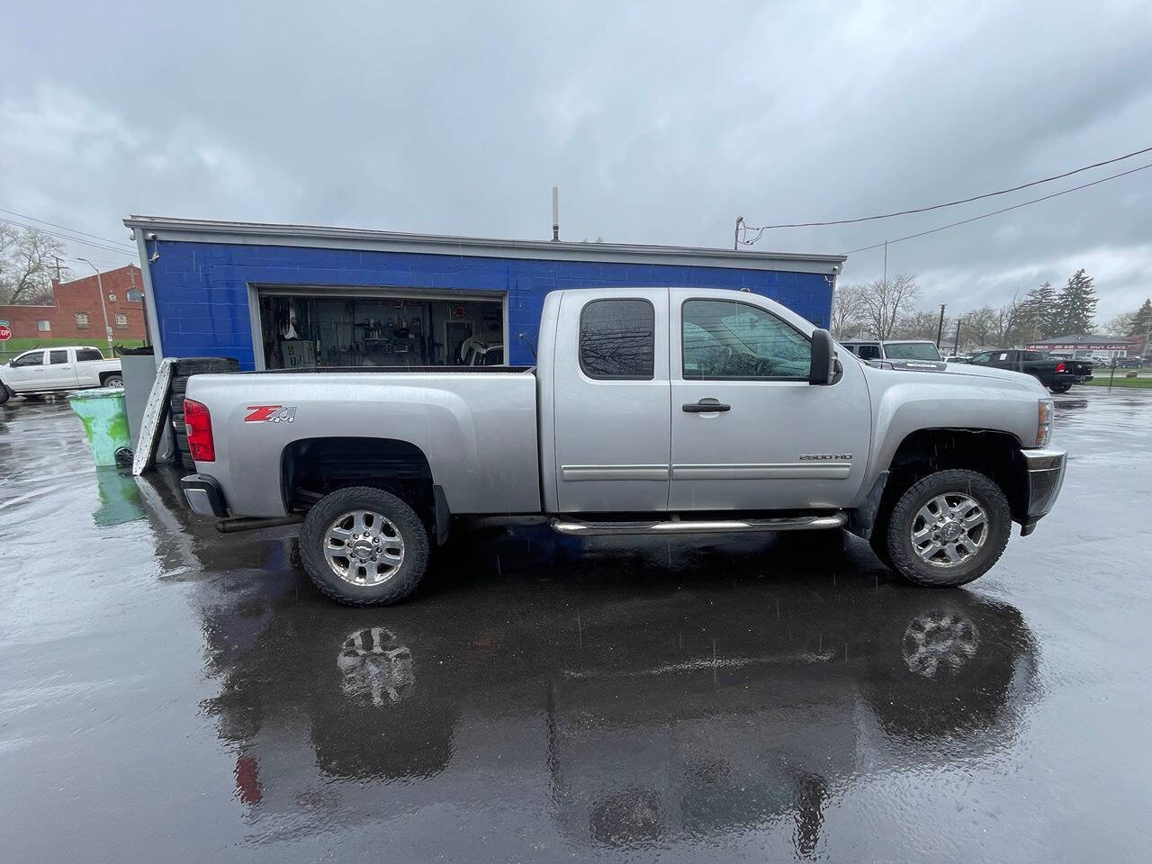 Used 2012 Chevrolet Silverado 2500 LT w/ Suspension Package, Off-Road AWD/4WD image 2