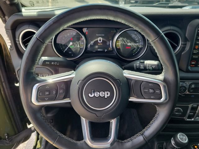 Used 2022 Jeep Wrangler Unlimited Sahara w/ Cold Weather Group image 16