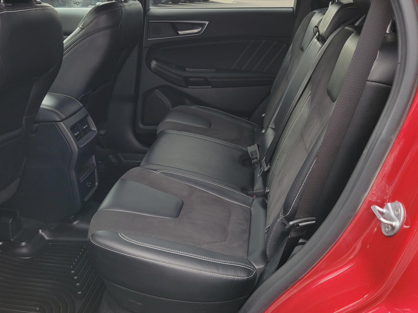 Used 2022 Ford Edge ST AWD/4WD image 11