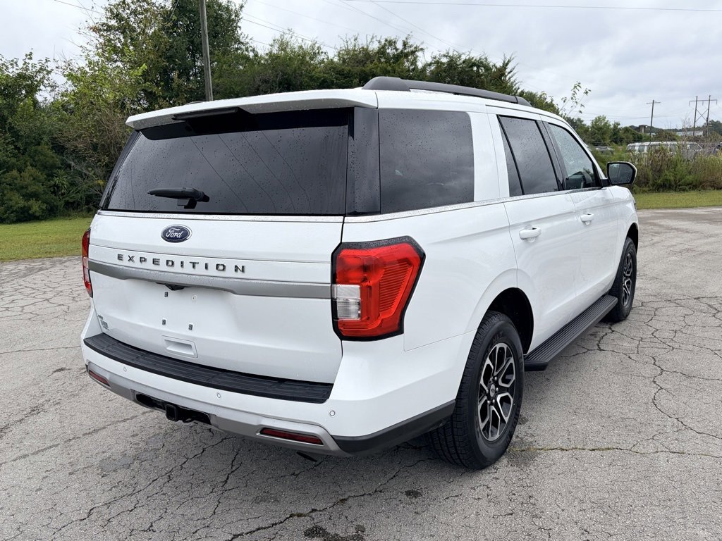 Certified 2024 Ford Expedition XLT image 3