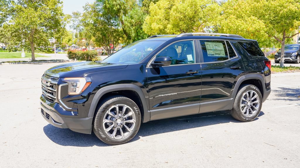 New 2026 GMC Terrain Elevation w/ Elevation Premium Package AWD/4WD image 3