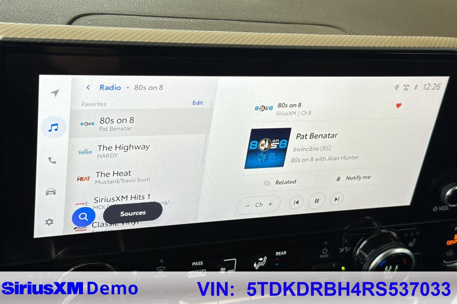 Used 2024 Toyota Highlander Platinum image 34