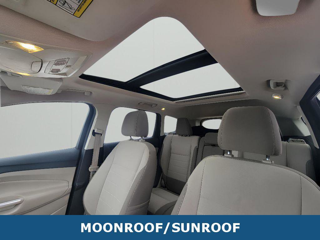 Used 2016 Ford Escape SE w/ Equipment Group 201A image 6