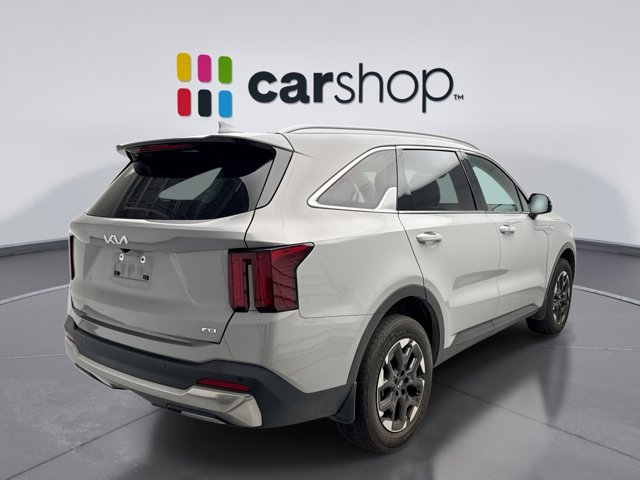 Used 2024 Kia Sorento S w/ Panoramic Sunroof Package image 5