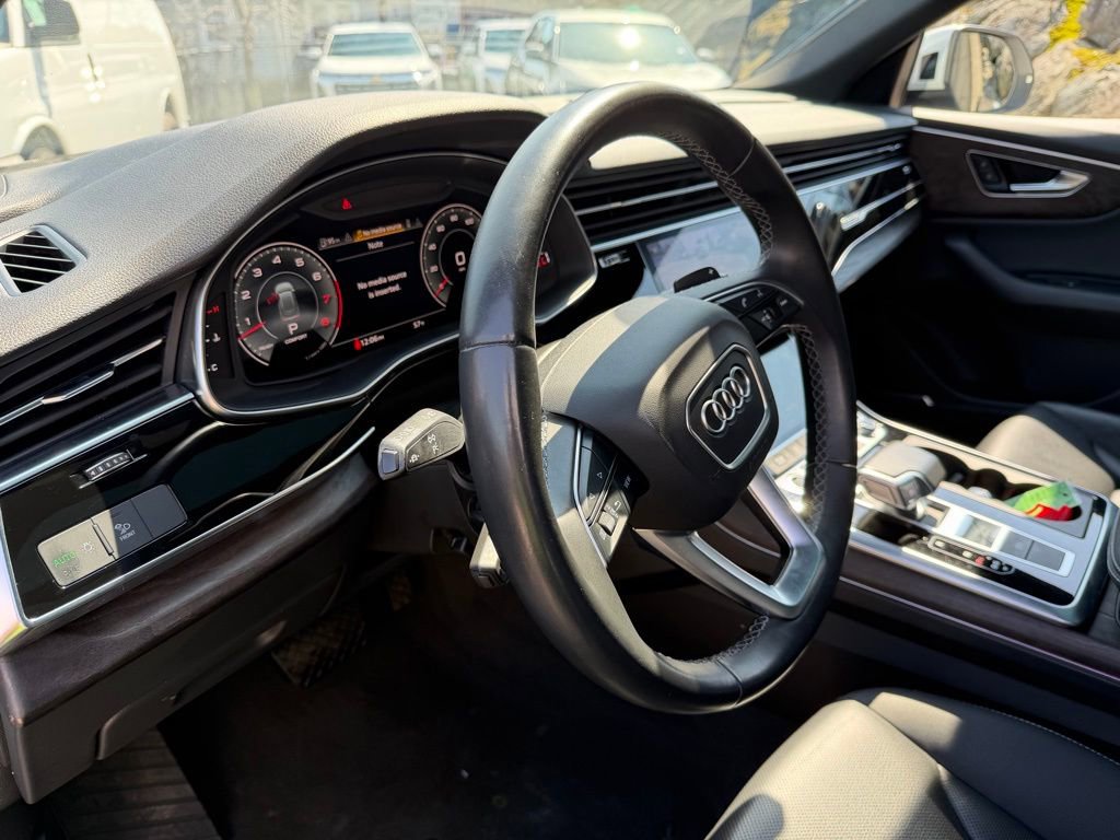 Used 2022 Audi Q8 Premium Plus w/ Premium Plus Package AWD/4WD image 16