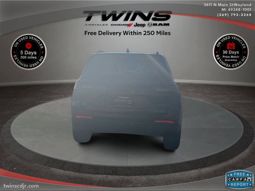 New 2025 Jeep Grand Cherokee Limited w/ Black Appearance Package image 5