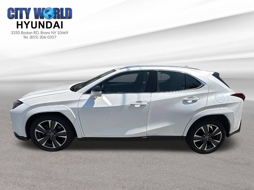 Used 2024 Lexus UX 250h AWD w/ Premium Package image 2