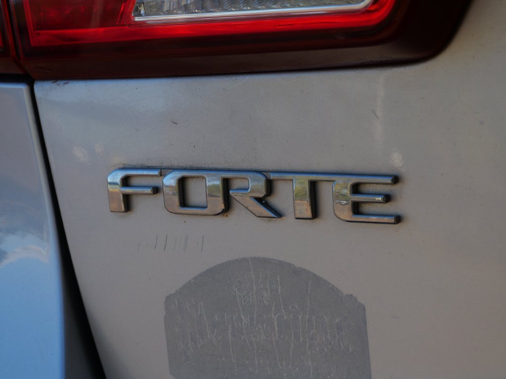 Used 2013 Kia Forte EX FWD image 8