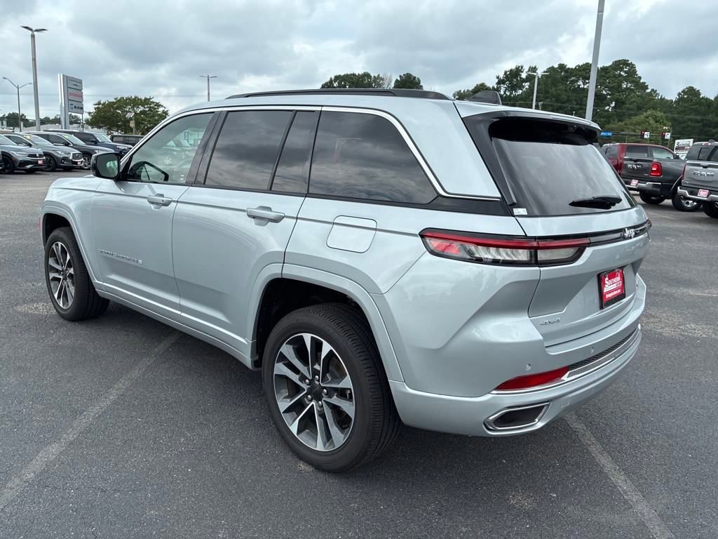 New 2025 Jeep Grand Cherokee Overland w/ Luxury Tech Group IV AWD/4WD image 3