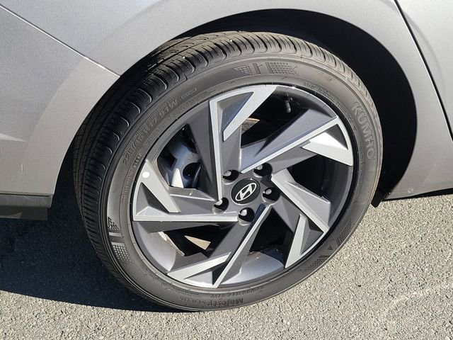 Used 2025 Hyundai Elantra Sport image 23