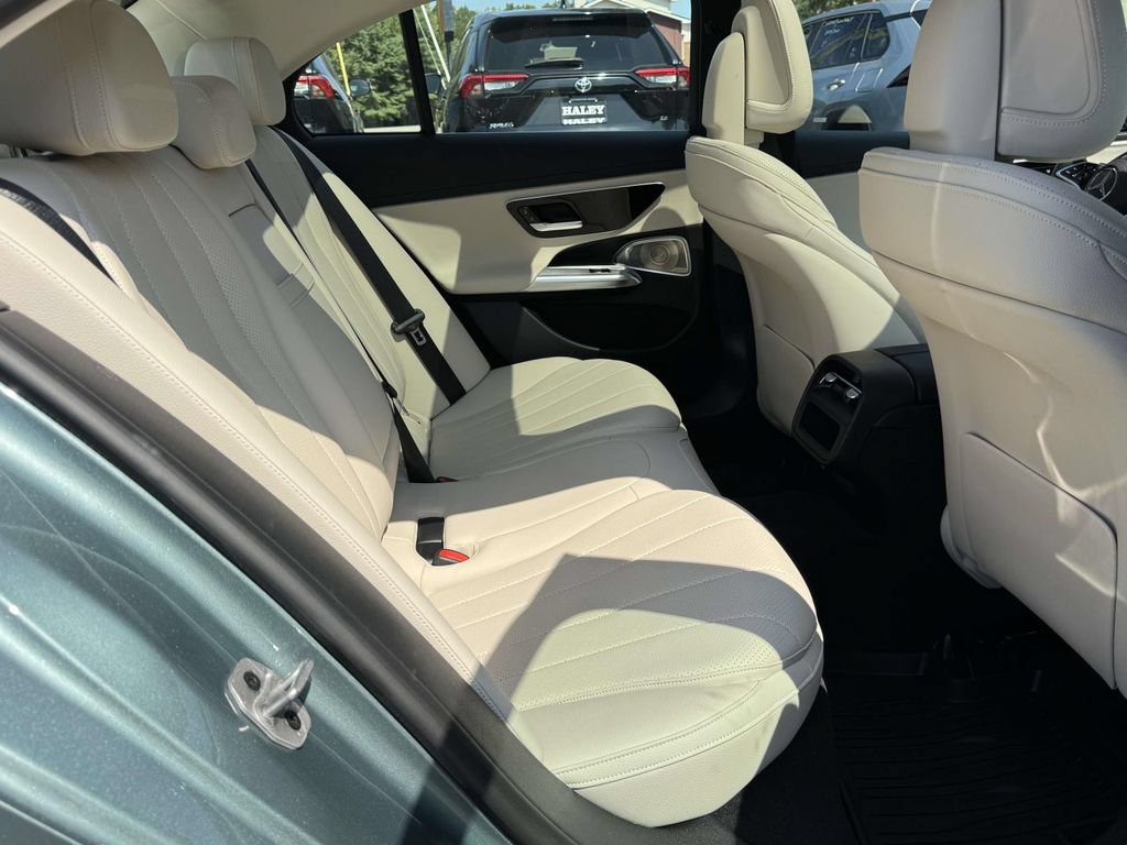 Used 2024 Mercedes-Benz E 350 4MATIC Sedan image 15