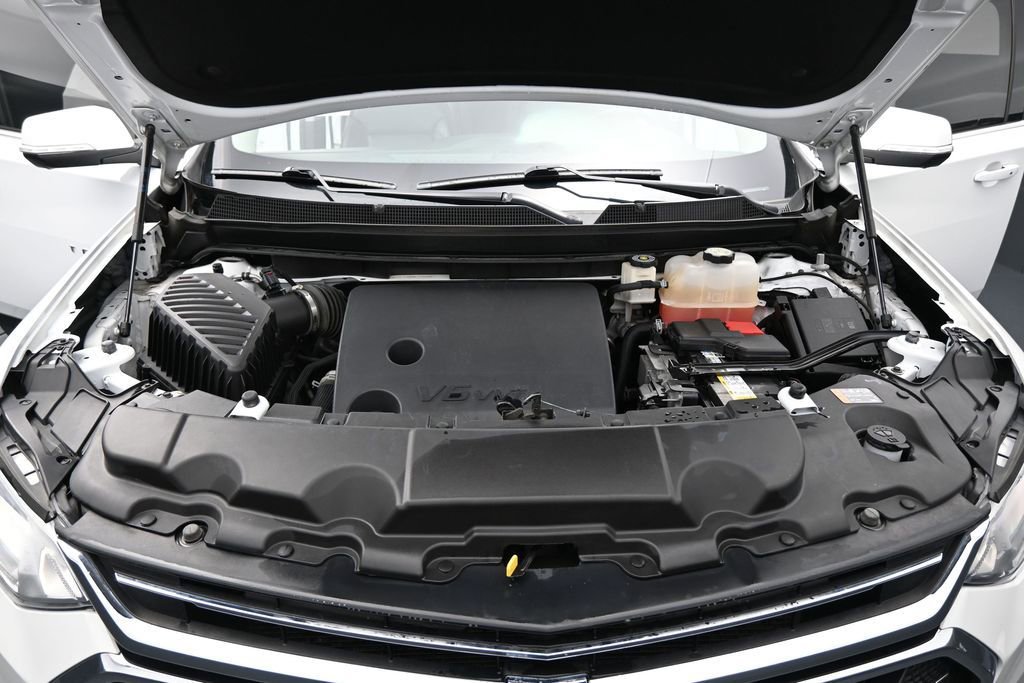 Used 2021 Chevrolet Traverse LT w/ LT Premium Package FWD image 28
