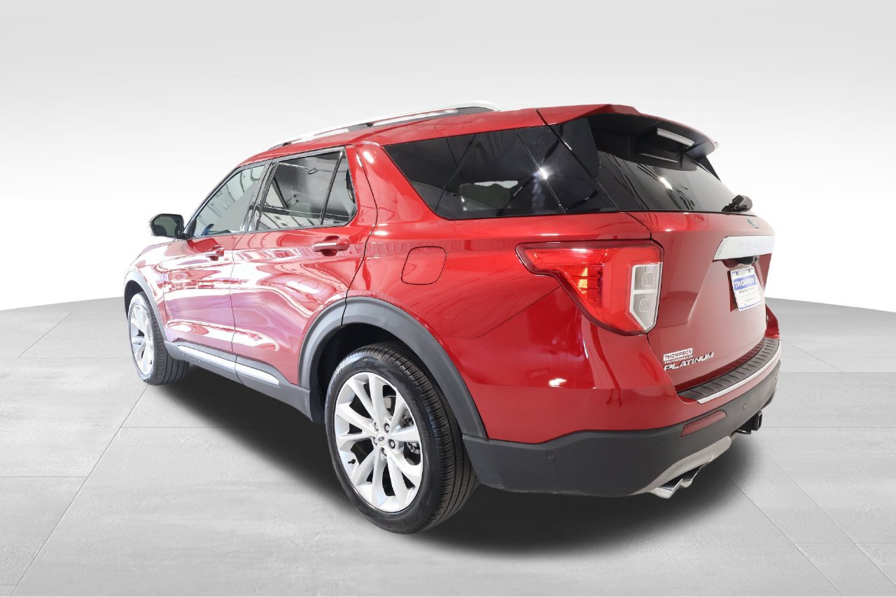 Used 2022 Ford Explorer Platinum w/ Equipment Group 601A AWD/4WD image 2