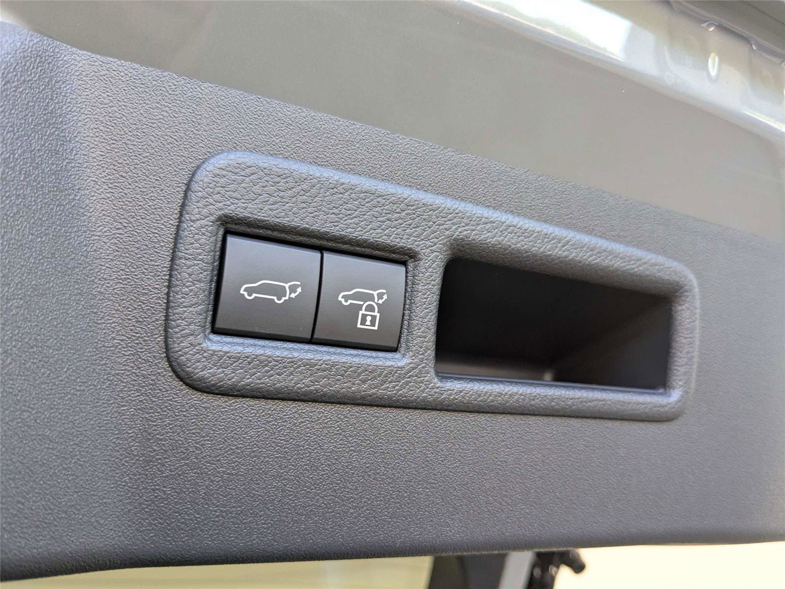 New 2026 Toyota C-HR AWD/4WD image 9