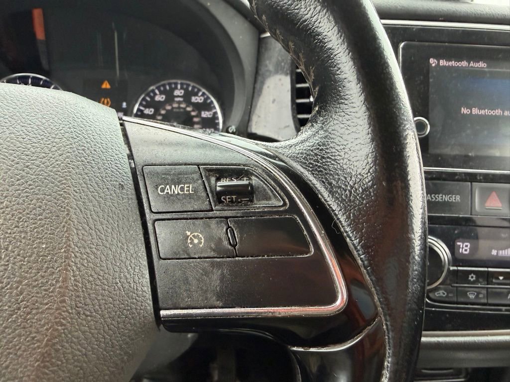 Used 2017 Mitsubishi Outlander FWD image 10