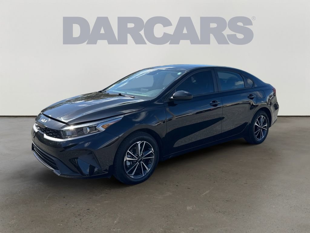 Used 2024 Kia Forte LXS image 3