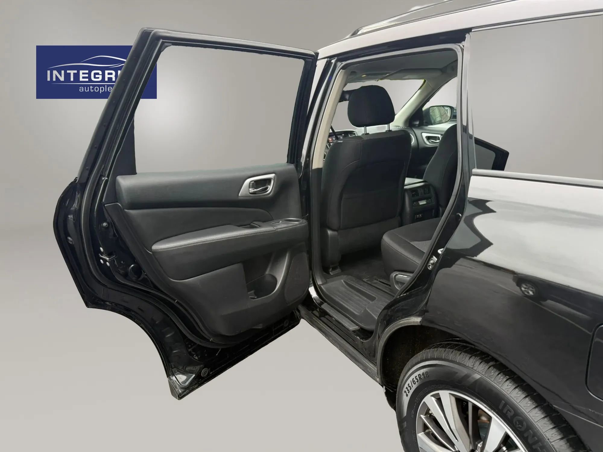 Used 2019 Nissan Pathfinder SV AWD/4WD image 28