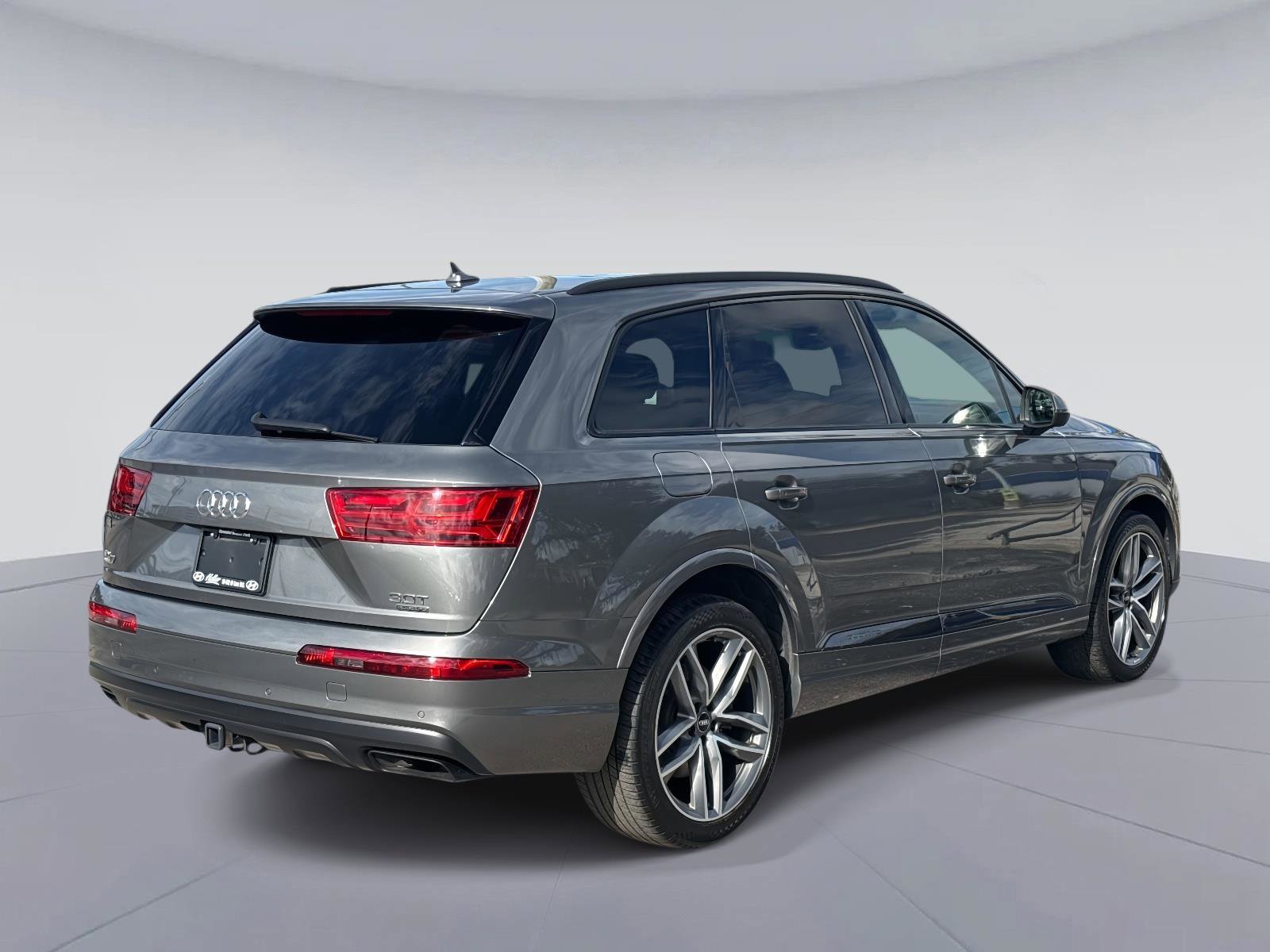 Used 2018 Audi Q7 3.0T Prestige image 3