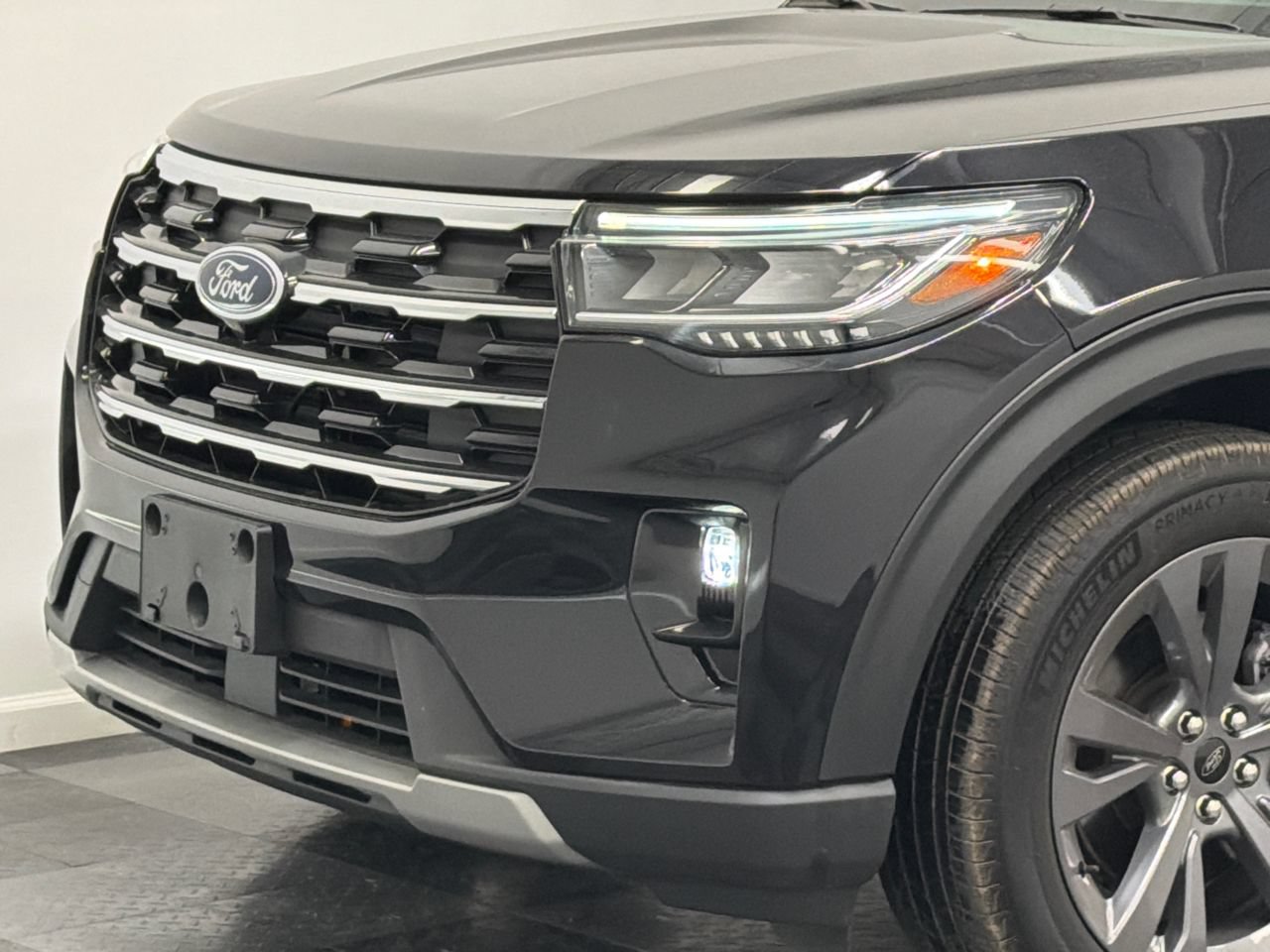 New 2026 Ford Explorer Active w/ Active Comfort Package AWD/4WD image 2