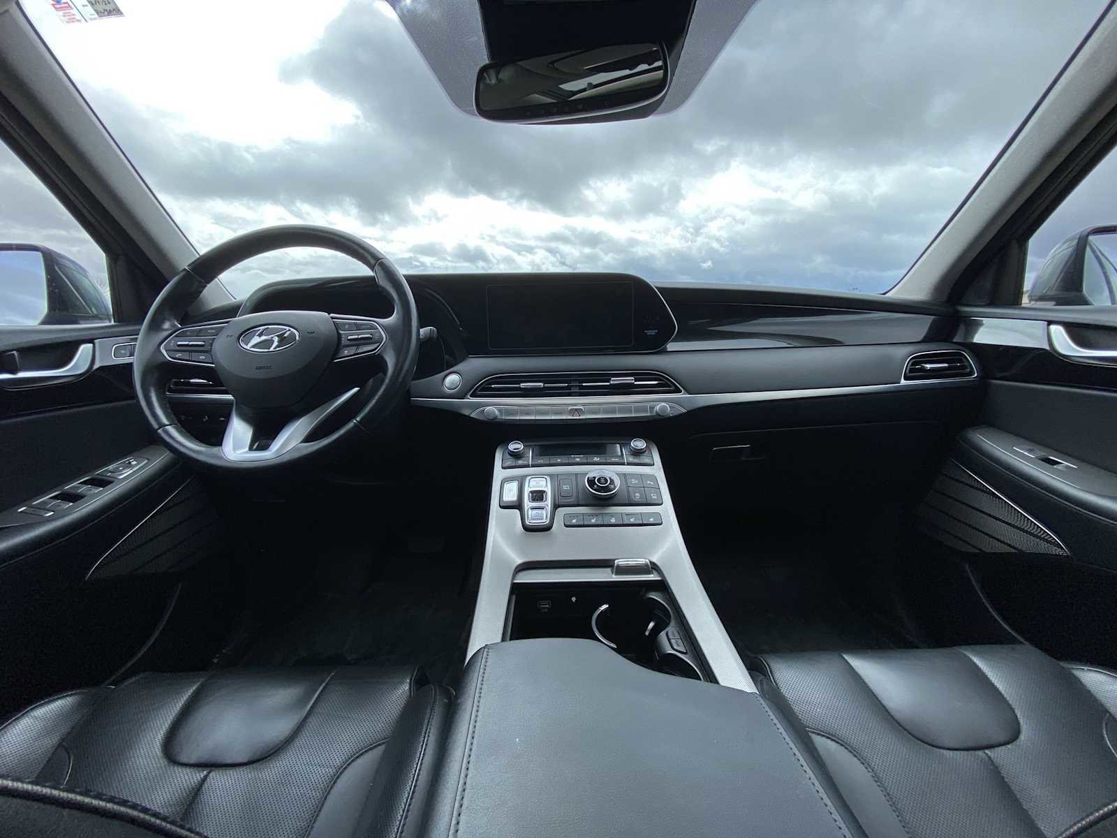 Used 2021 Hyundai Palisade Limited w/ Winter Package image 16