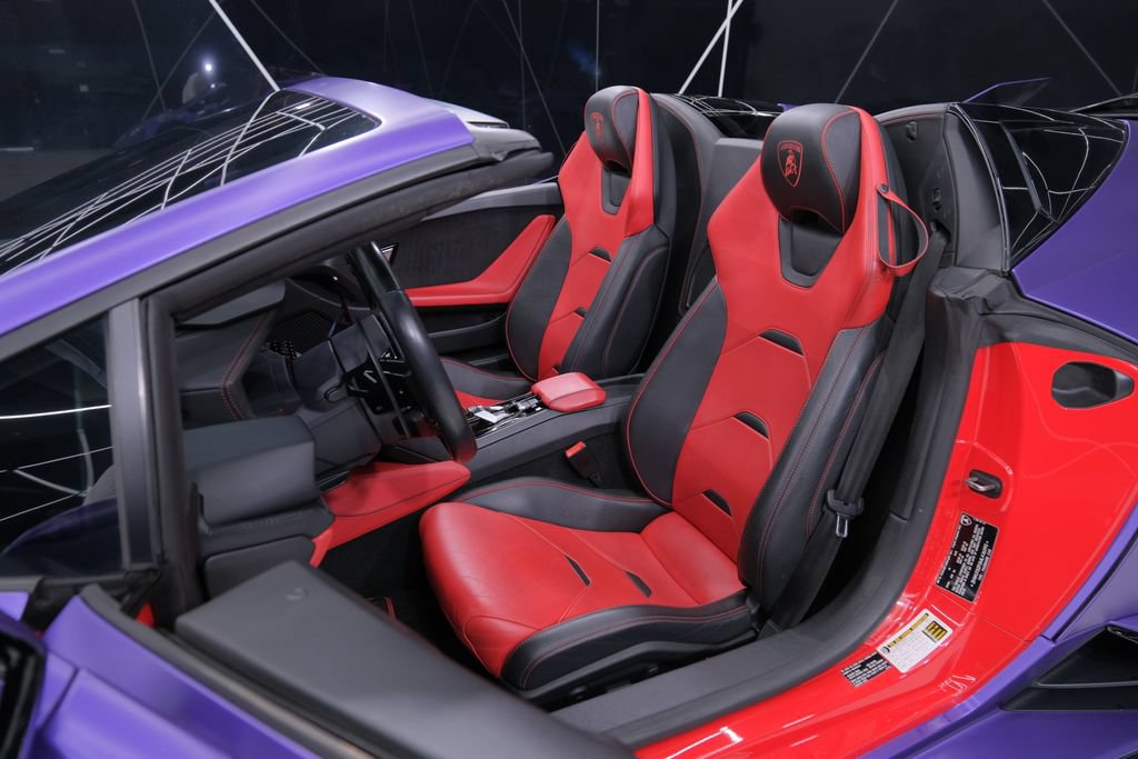 Used 2021 Lamborghini Huracan EVO RWD image 14