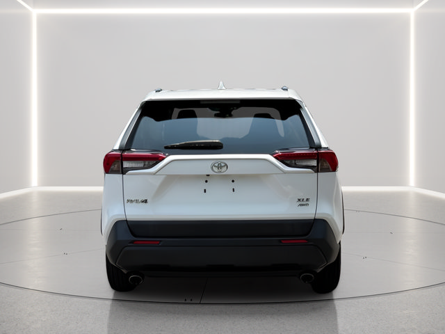 Used 2019 Toyota RAV4 XLE AWD/4WD image 4
