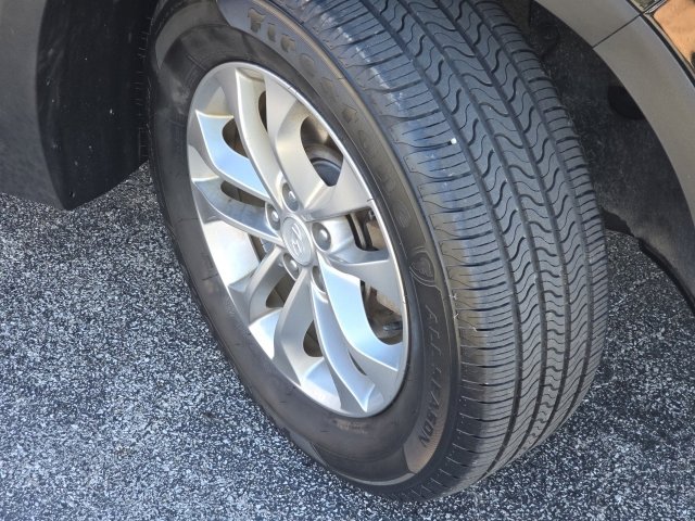 Used 2020 Hyundai Santa Fe SE image 9