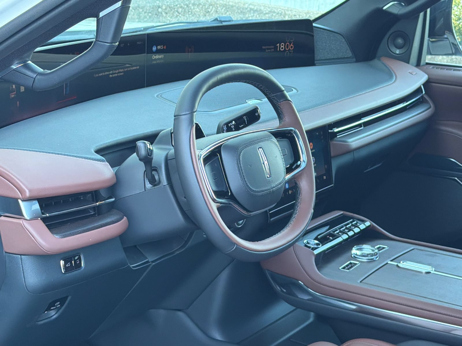 New 2026 Lincoln Navigator L Reserve AWD/4WD image 17