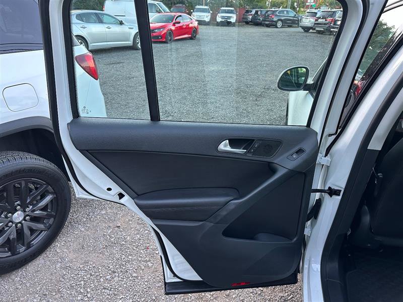 Used 2017 Volkswagen Tiguan S image 13