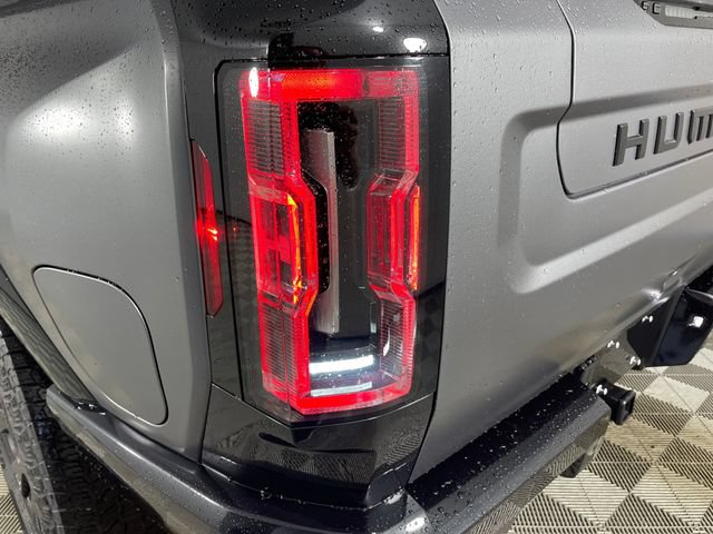 Certified 2026 GMC Hummer EV 4x4 Crew Cab w/ Carbon Fiber Edition Package image 20