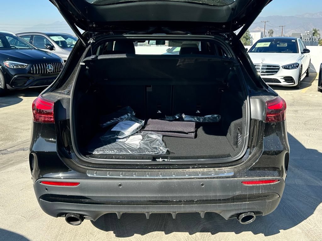 New 2025 Mercedes-Benz GLA 35 AMG 4MATIC image 11