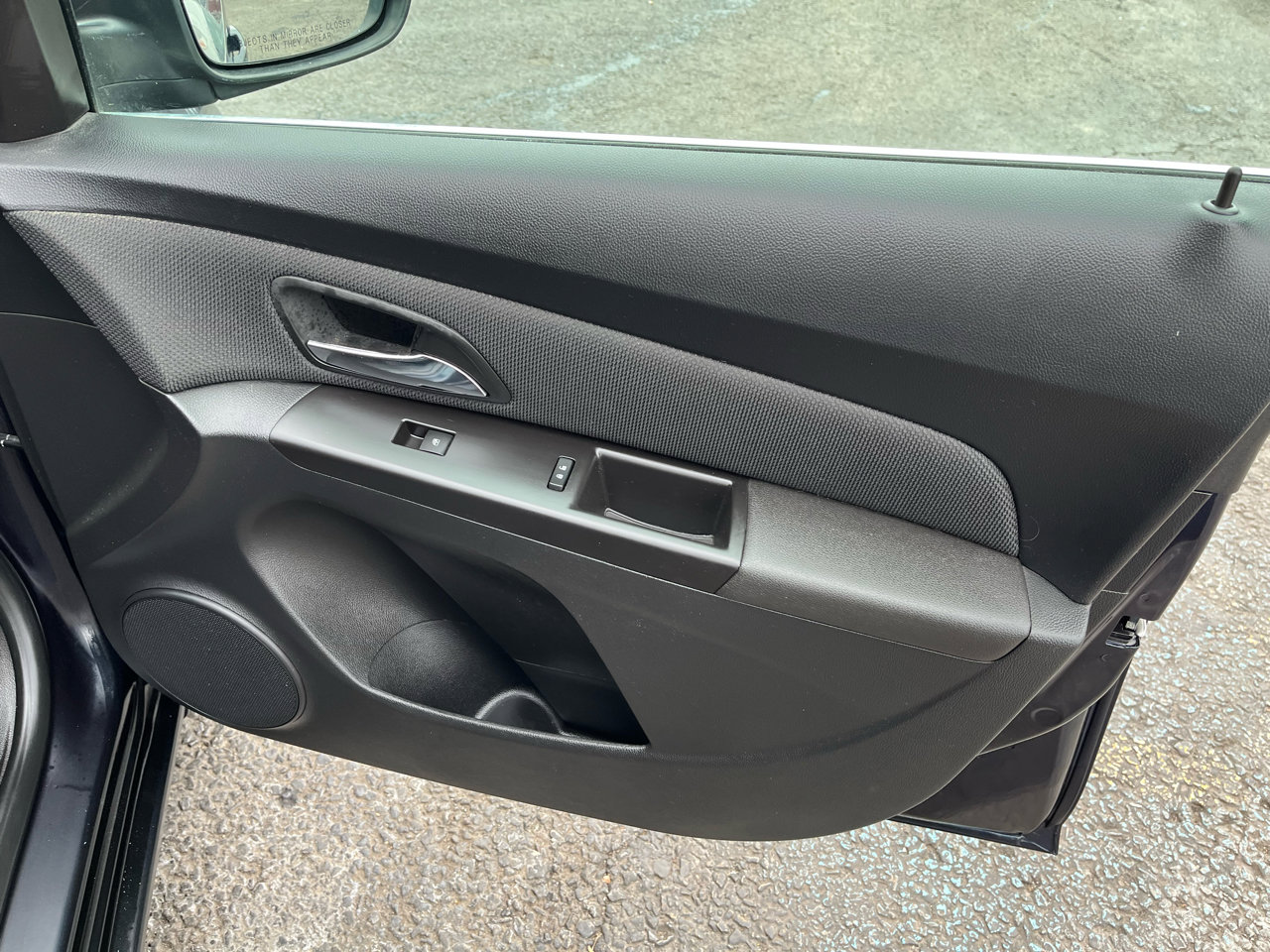 Used 2016 Chevrolet Cruze LT image 25