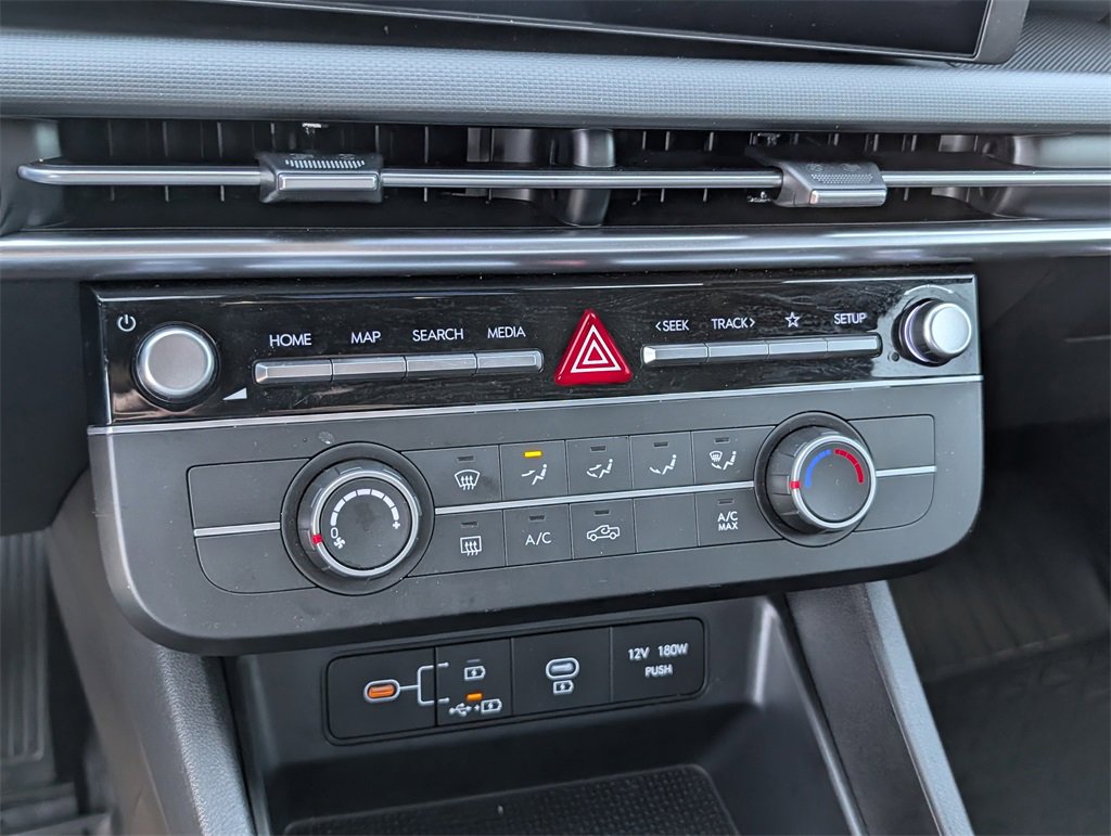 Certified 2025 Hyundai Santa Cruz SE image 17