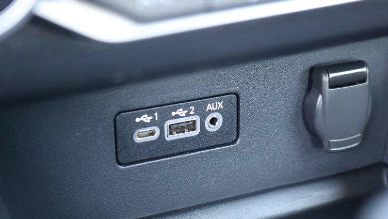 Used 2025 Nissan Altima 2.5 SV FWD image 14