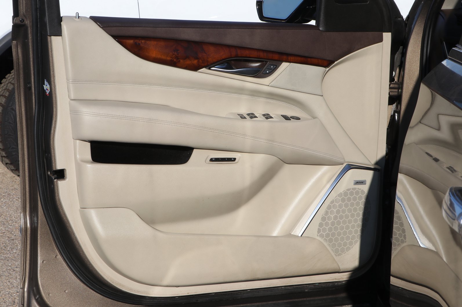 Used 2015 Cadillac Escalade Premium AWD/4WD image 10