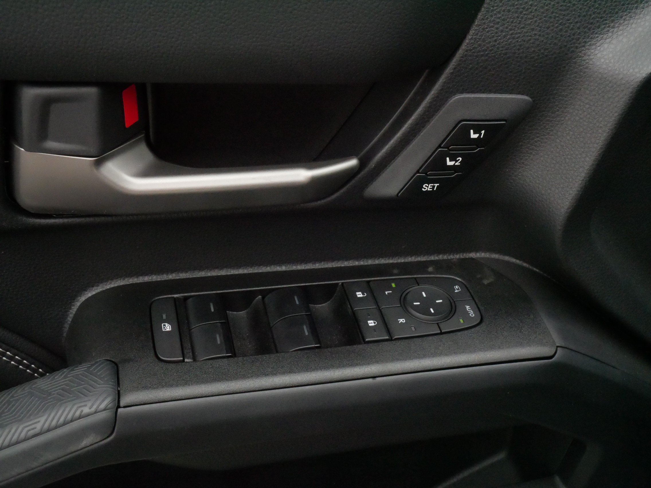 Certified 2025 Toyota 4Runner Limited AWD/4WD image 19