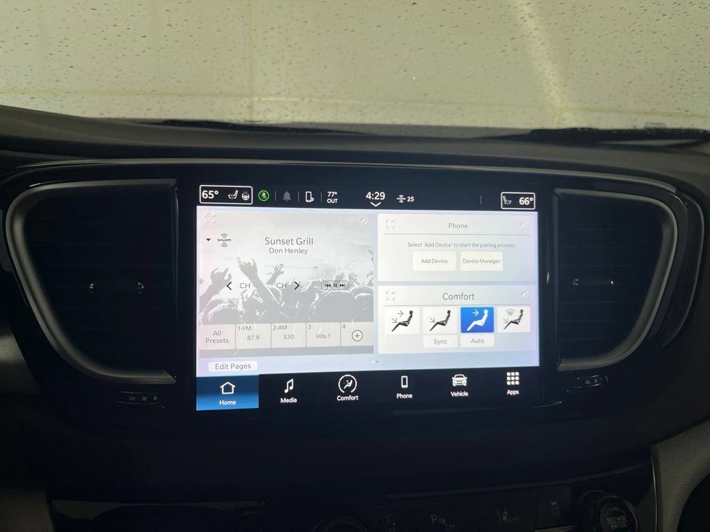 Used 2024 Chrysler Pacifica Touring-L FWD image 61