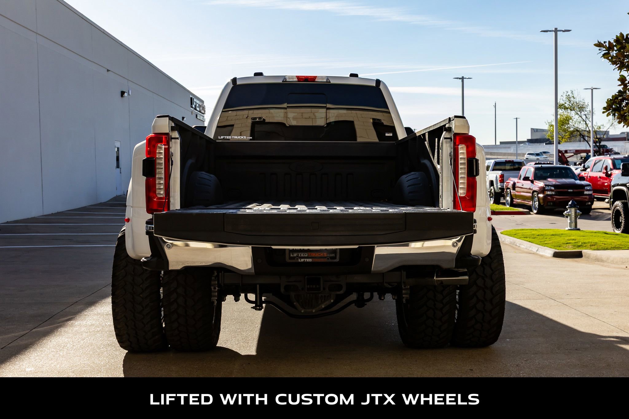 Used 2023 Ford F350 Lariat w/ Lariat Ultimate Package image 8