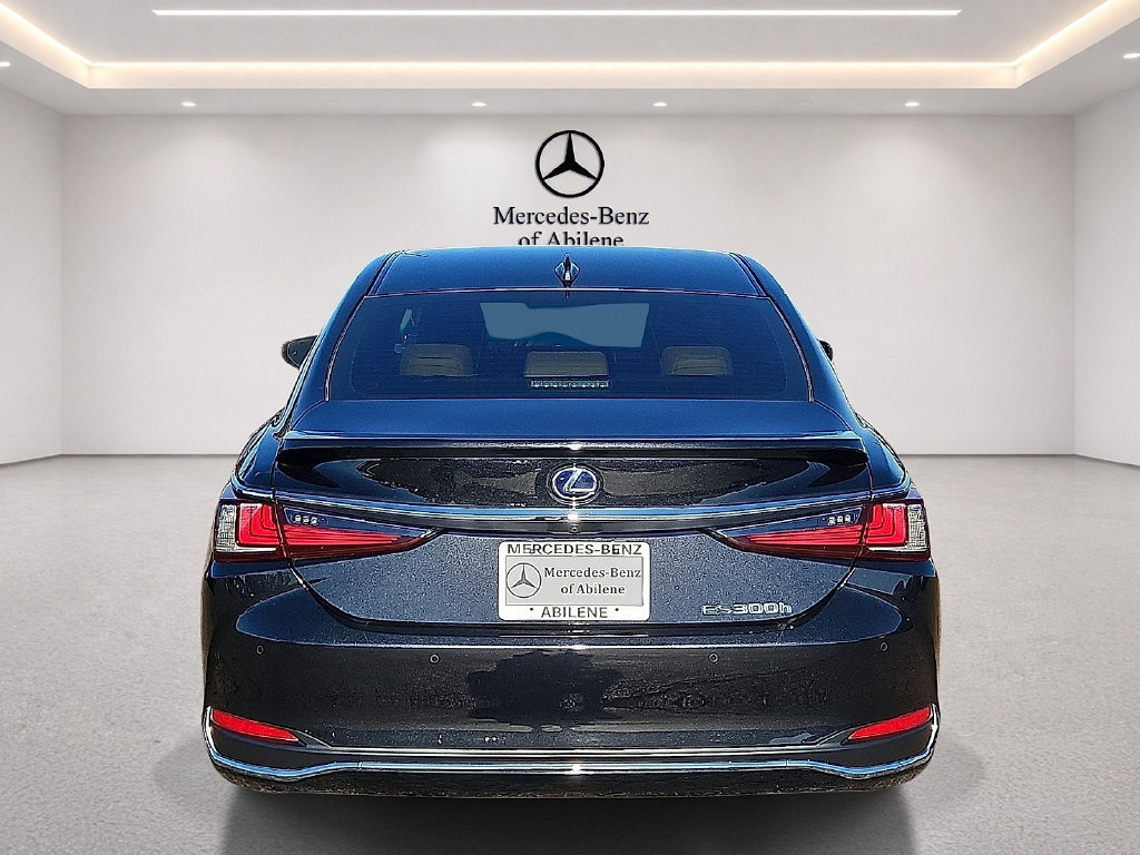 Used 2022 Lexus ES 300h Ultra Luxury w/ Accessory Package 2 FWD image 6