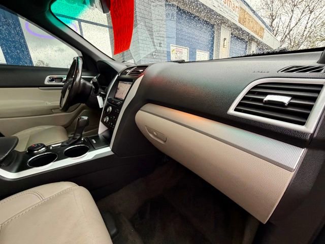 Used 2013 Ford Explorer XLT AWD/4WD image 26