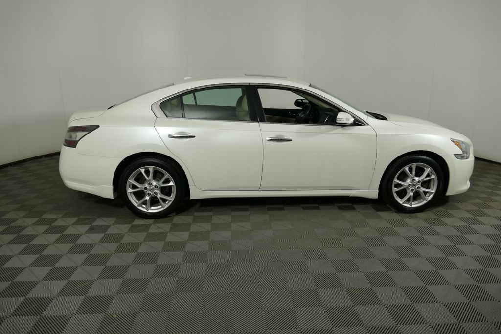 Used 2014 Nissan Maxima 3.5 SV w/ Technology Package FWD image 8