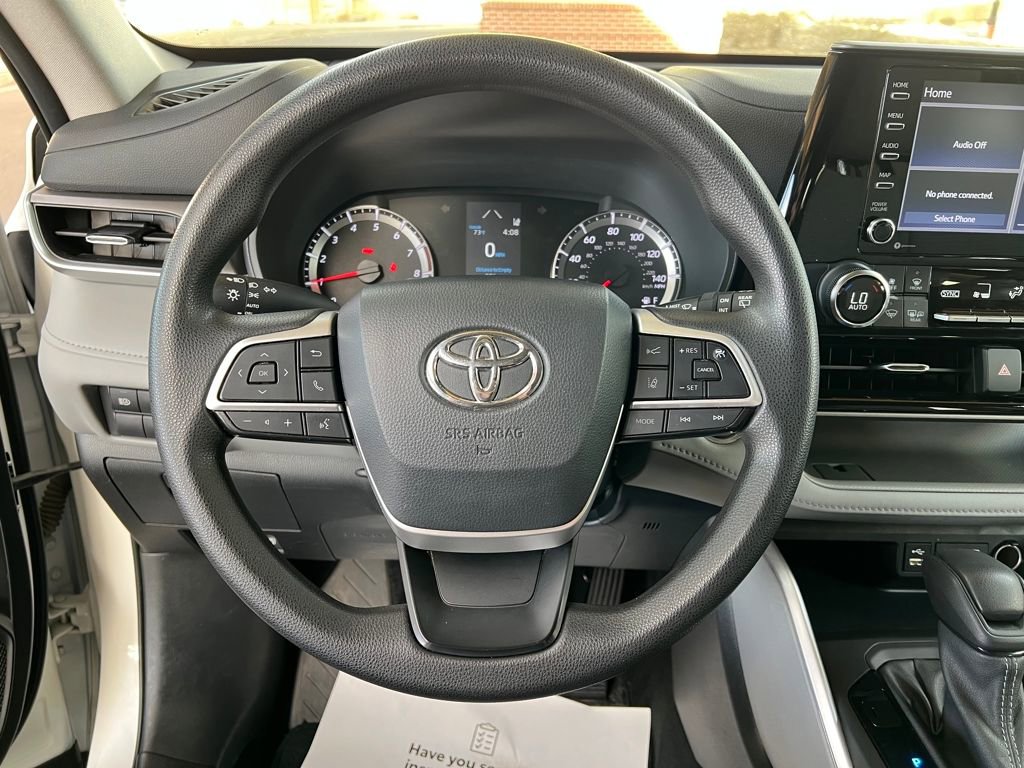 Used 2022 Toyota Highlander L image 17